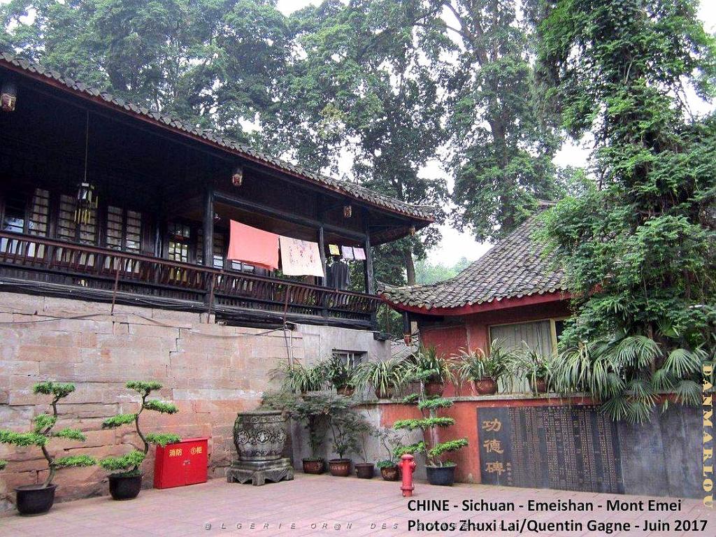 Emeishan 020.JPG